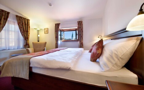 Třebíč 1 km od aquaparku v Hotelu Joseph 1699 **** se snídaní a historickou prohlídkou + domácí welcome drink - Obrázek 5