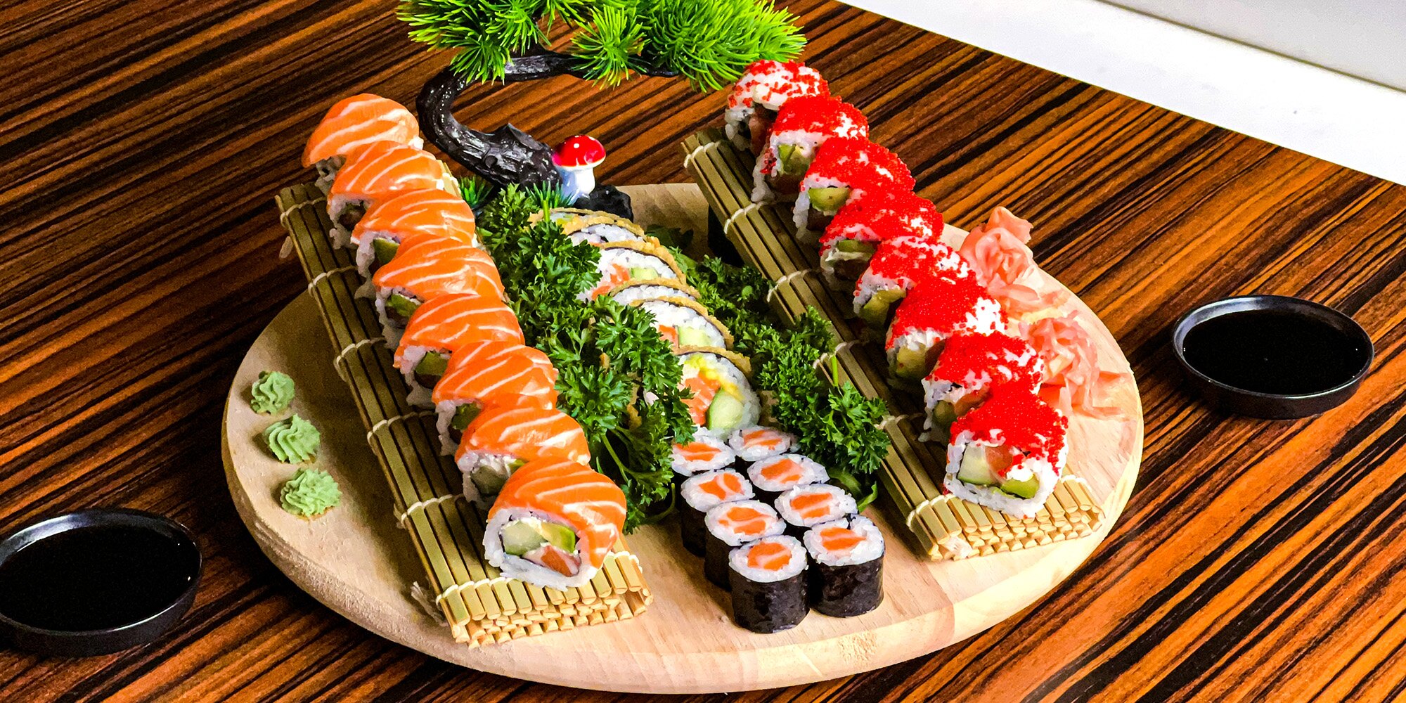 Pestré sushi sety 30, 52 nebo 74 rolek