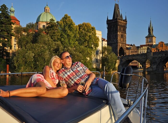 Romantická plavba v centru Prahy