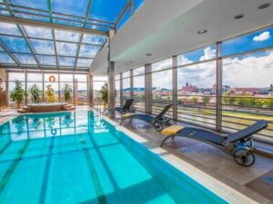 Krakov luxusně přímo v centru v Qubus Hotelu Kraków **** s neomezeným wellness (bazén, vířivka) a polopenzí