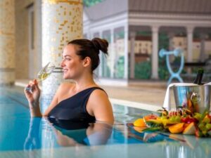 Mariánské Lázně: 5* Hotel Esplanade Spa & Golf Resort s bazénem, Římskými lázněmi a procedurou + snídaně