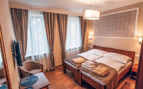 Karlovy Vary u kolonád v Hotelu Star **** se snídaněmi a vstupem do 3 bazénů Thermal a Saunie s 8 druhy saun