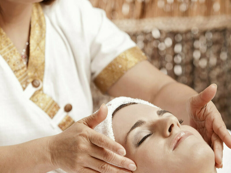 Revitalizující masáž obličeje a hlavy