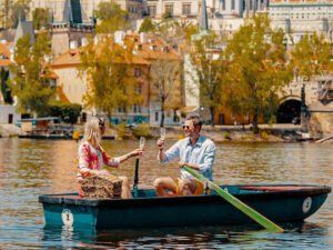 Romantický pobyt v Tančícím domě a piknik na Vltavě