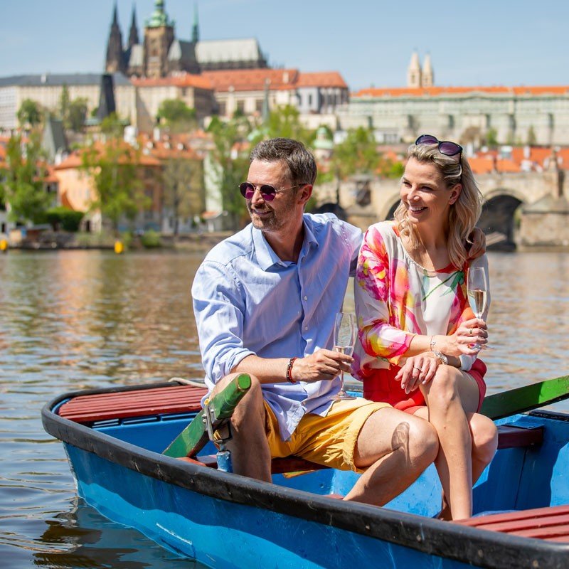 Romantický pobyt v Tančícím domě a piknik na Vltavě