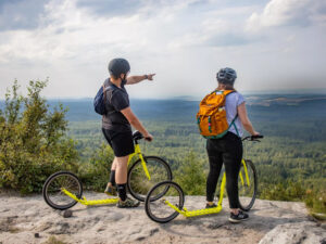 Sjezd na koloběžkách z Panské skály