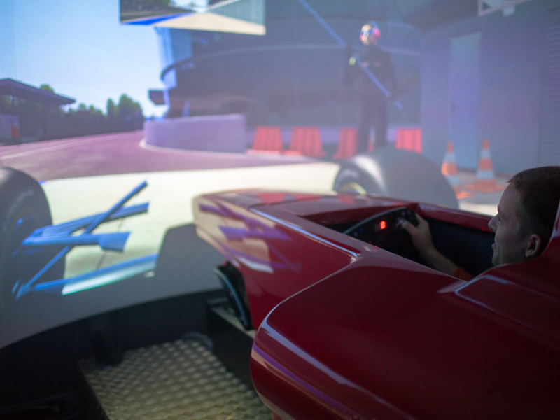 Závodní simulátor Formule 1 - Obrázek 6