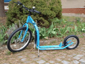 Půjčovna koloběžek Slavkov u Brna – Koloběžka Kostka Kid Maxi