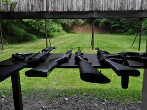 Střelba – vyzkoušejte si zbraně z Hollywoodských filmů