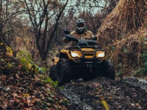 Čtyřkolky – zajezděte si na dráze se dvěmi trasami