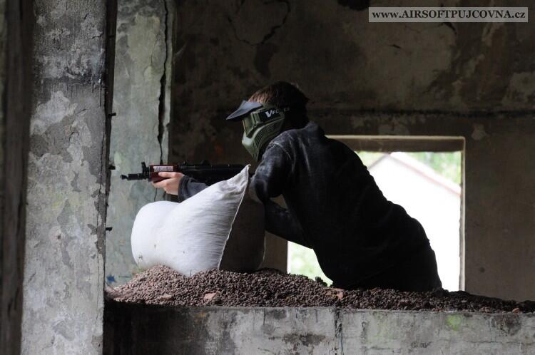 Airsoft - svět plný adrenalinu, zábavy a zážitků - Balíček „celodenní“ GRILL + MRE - střílečka i s občerstvením