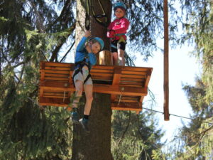 Lanový park Bedřichov – 3 okruhy, 49 překážek a 2 lanovky – Lanový park Bedřichov – Střední okruh – pro děti cca od 5 let