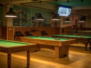 Karambol v Cadillac Clubu Kolín – největší zábavní centrum