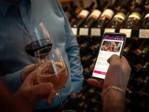 Venkovní hra – Tour de Wine Pardubice: Po kapkách zločinu