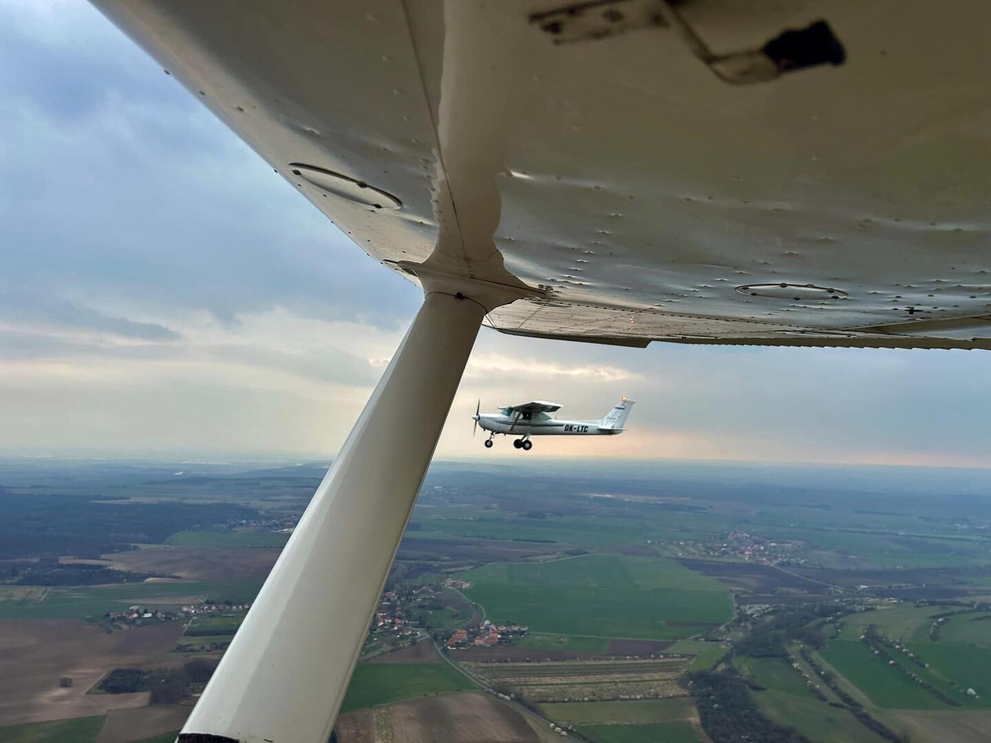 Aeroklub Praha Letňany - vyhlídkové lety - Vyhlídkový let nad Mělníkem a horou Říp - Obrázek 4