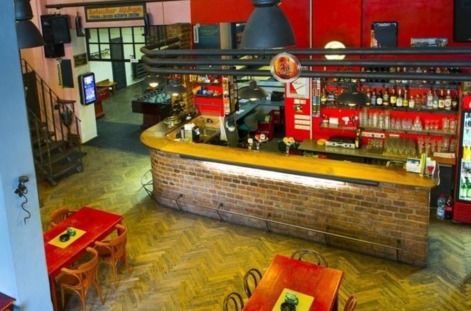 Bowling v Továrně Praha - 4 dráhy v bývalé textilní továrně - Obrázek 3