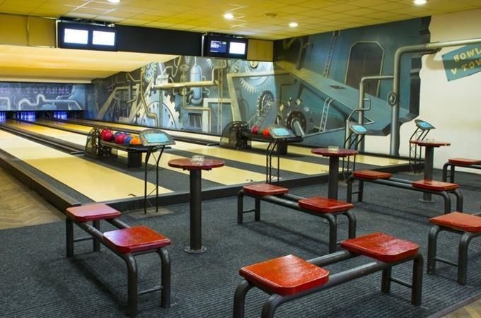 Bowling v Továrně Praha - 4 dráhy v bývalé textilní továrně - Obrázek 2