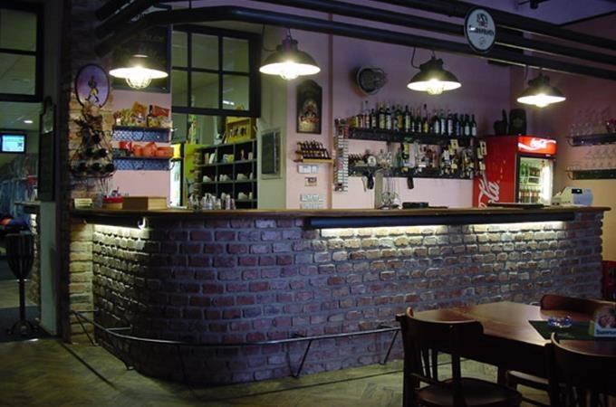 Bowling v Továrně Praha - 4 dráhy v bývalé textilní továrně - Obrázek 4