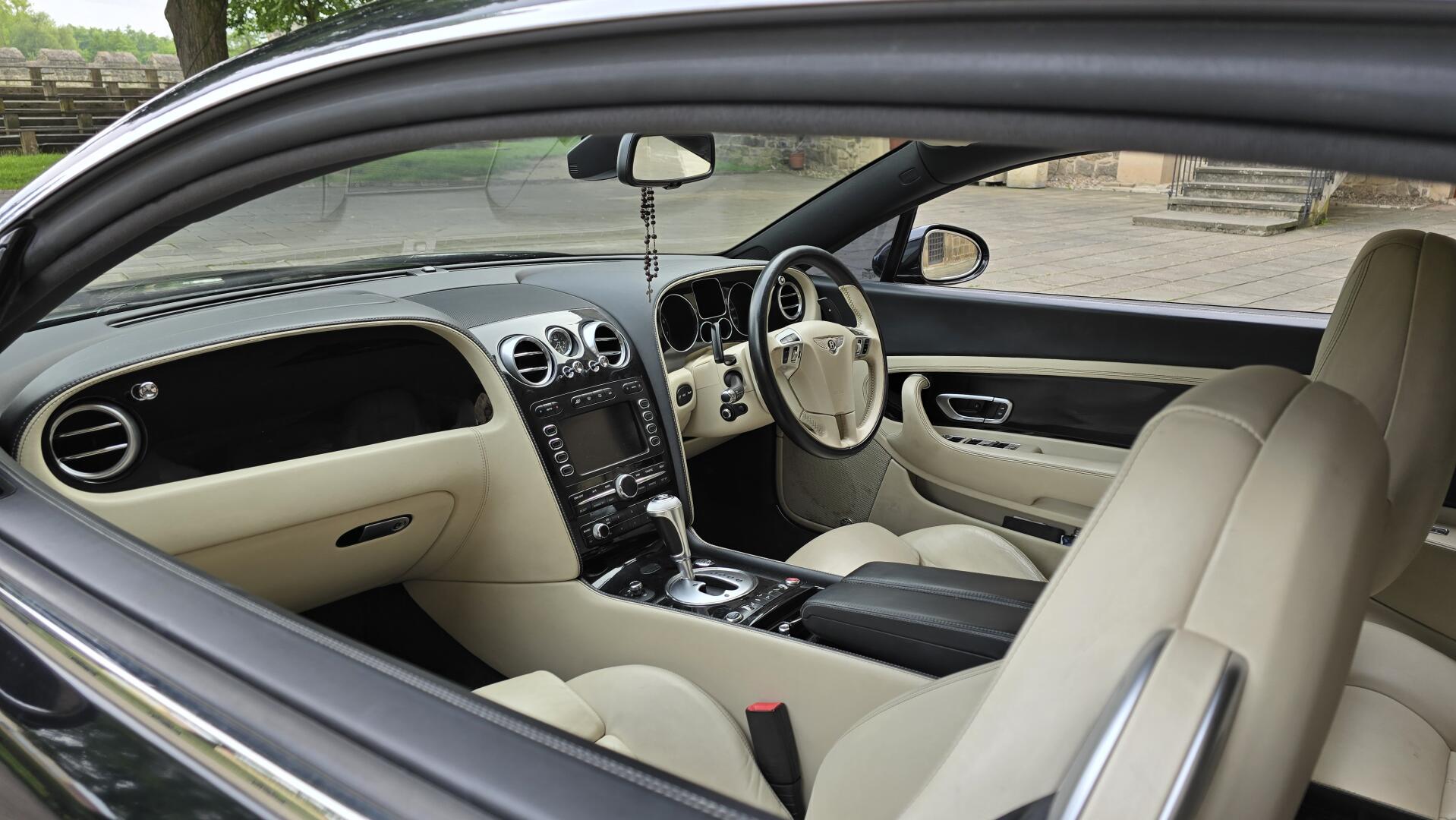 Zážitková jízda v Bentley Continental speed Onyx carbon - svezte se jako šampión - Obrázek 3