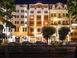 Wellness pobyt s polopenzí na karlovarské kolonádě