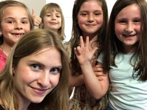 Taneční kurzy školy StandardKlub Krč – pro děti – Společenský tanec 1. – 2. třída