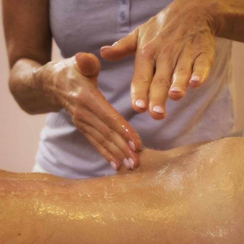 Masáže ve studiu Santé - centrum Masáže Praha - Medová masáž - Obrázek 4