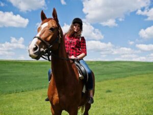 Projížďky na koních pro zkušené jezdce na Farmě pod Hradem Dívčí hrad