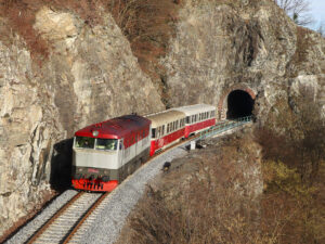 Křivoklátským rychlíkem na Křivoklání – 28.09.2024 – Poděbrady