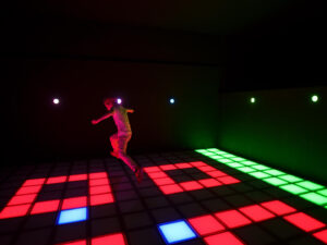 Pixel game v Mercuria Braník – vyhněte se lávě, posbírejte body a dostaňte se do bezpečí