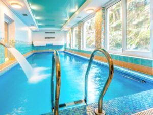 Karlovy Vary ve Spa Hotelu Schlosspark **** s polopenzí, neomezeným wellness s bazénem a až 4 procedurami