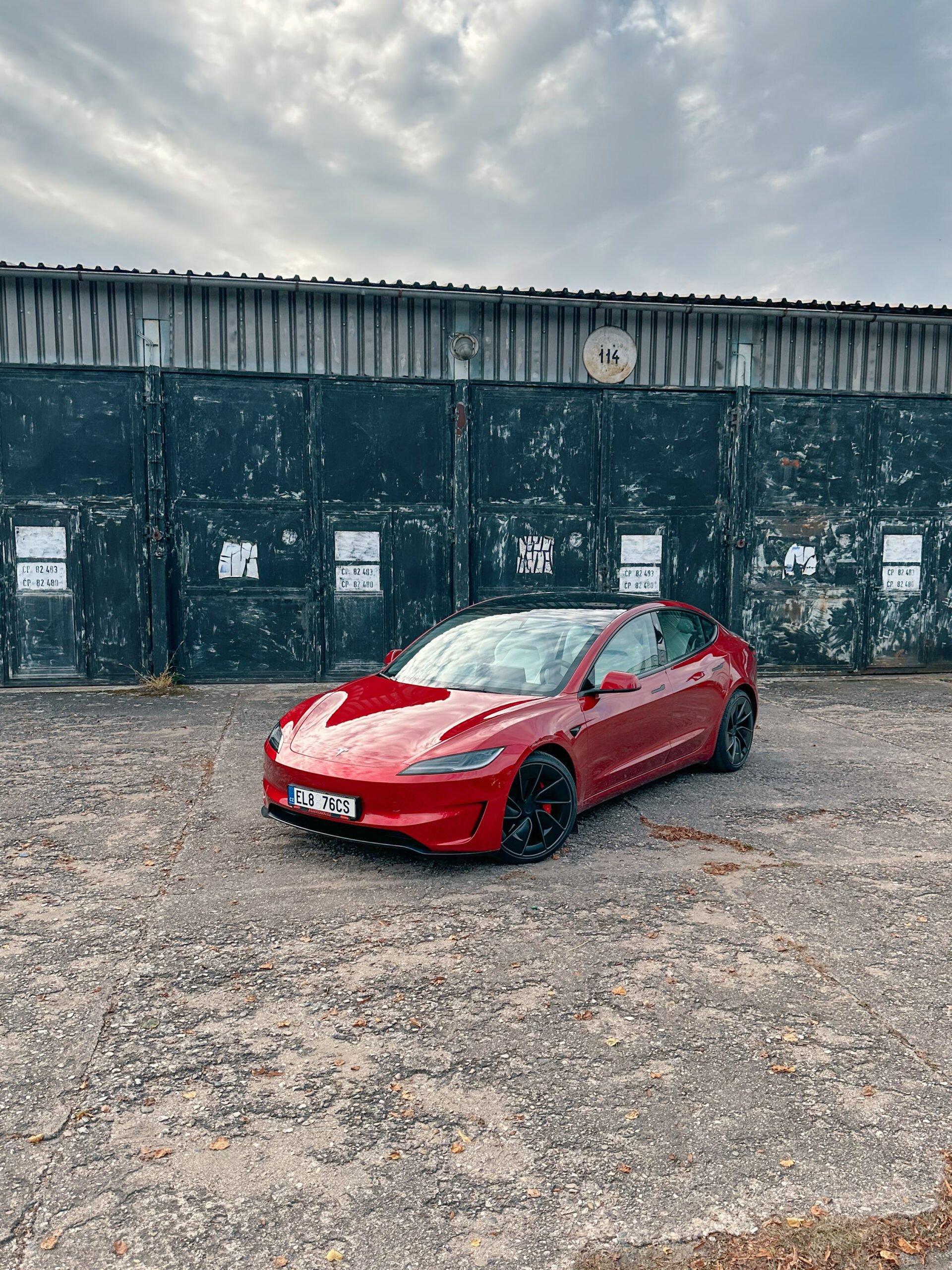 Jízda v Tesle model 3 Performance - Obrázek 2