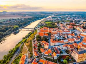 Mělník: Pobyt v centru královského města jen 340 m od zámku v Hotelu Kraus *** se snídaní formou bufetu