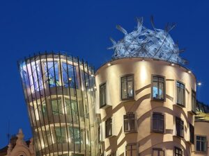 Pobyt v Tančícím domě s večeří od Ondry Slaniny