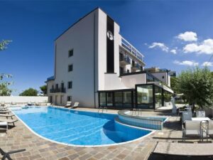 Hotel Ferretti Beach (polopenze)