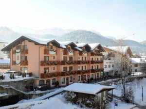 Hotel Family La Perla se snídaní