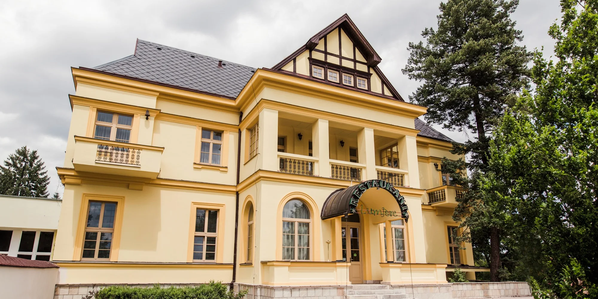 Romantický hotel na okraji Prahy: skvělé jídlo i sauna s vířivkou