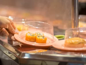 Až 2 hod. running sushi v OC Plaza pro 1 osobu