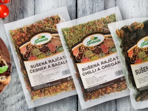 Ochucená sušená rajčata s česnekem i chilli