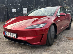 Jízda v elektromobilu Tesla Model 3 Performance Highland 24