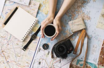 10 cestovatelských vychytávek, které usnadní každou dovolenou