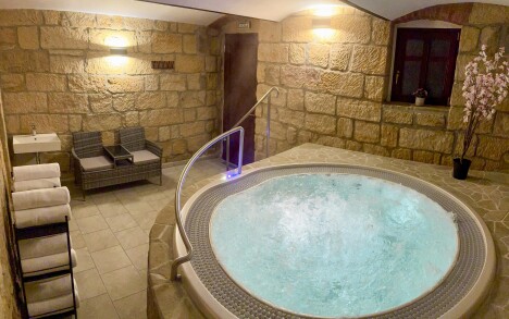 NP České Švýcarsko: Hřensko v Resortu Mezná se snídaní a privátním wellness (sauna, vířivka) + úschovna kol - Obrázek 7