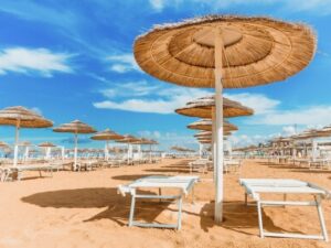 Itálie v historickém Rimini 60 m od moře: Hotel Playa *** se snídaní/polopenzí a zapůjčením kol