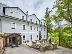 Pobyt nedaleko Janských Lázní a Krkonošského NP v Hotelu Auri *** s polopenzí a bazénem + sleva na wellness