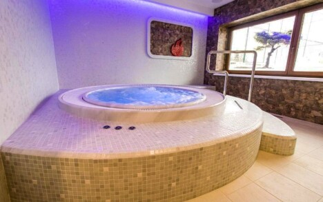 Dovolená u CHKO Strážovské vrchy v Apartmánech Kľak s polopenzí a možností wellness + 3 dětská hřiště - Obrázek 2