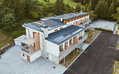 Dovolená u CHKO Strážovské vrchy v Apartmánech Kľak s polopenzí a možností wellness + 3 dětská hřiště