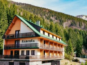 Krkonoše: Špindlerův Mlýn v Hotelu Esprit *** s polopenzí, fitness a vyžitím (kulečník, šipky) + dětský koutek