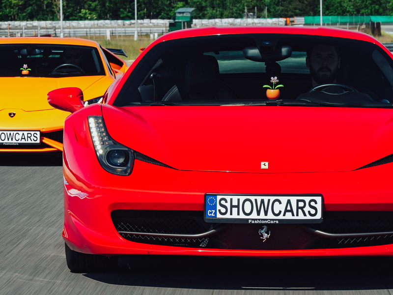 Jízda ve Ferrari 458 Italia na okruhu Autodrom Most - Obrázek 4