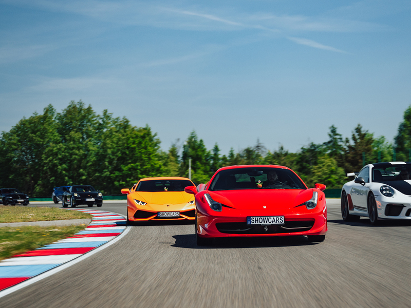 Jízda ve Ferrari 458 Italia na okruhu Autodrom Most - Obrázek 5