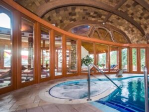 Bük ve 4* Hotelu Piroska s polopenzí, wellness, masáží a vstupem do termálních lázní Bükfürdo + 2 děti zdarma
