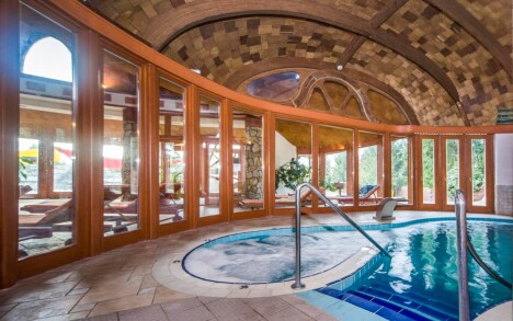 Bük ve 4* Hotelu Piroska s polopenzí, wellness, masáží a vstupem do termálních lázní Bükfürdo + 2 děti zdarma